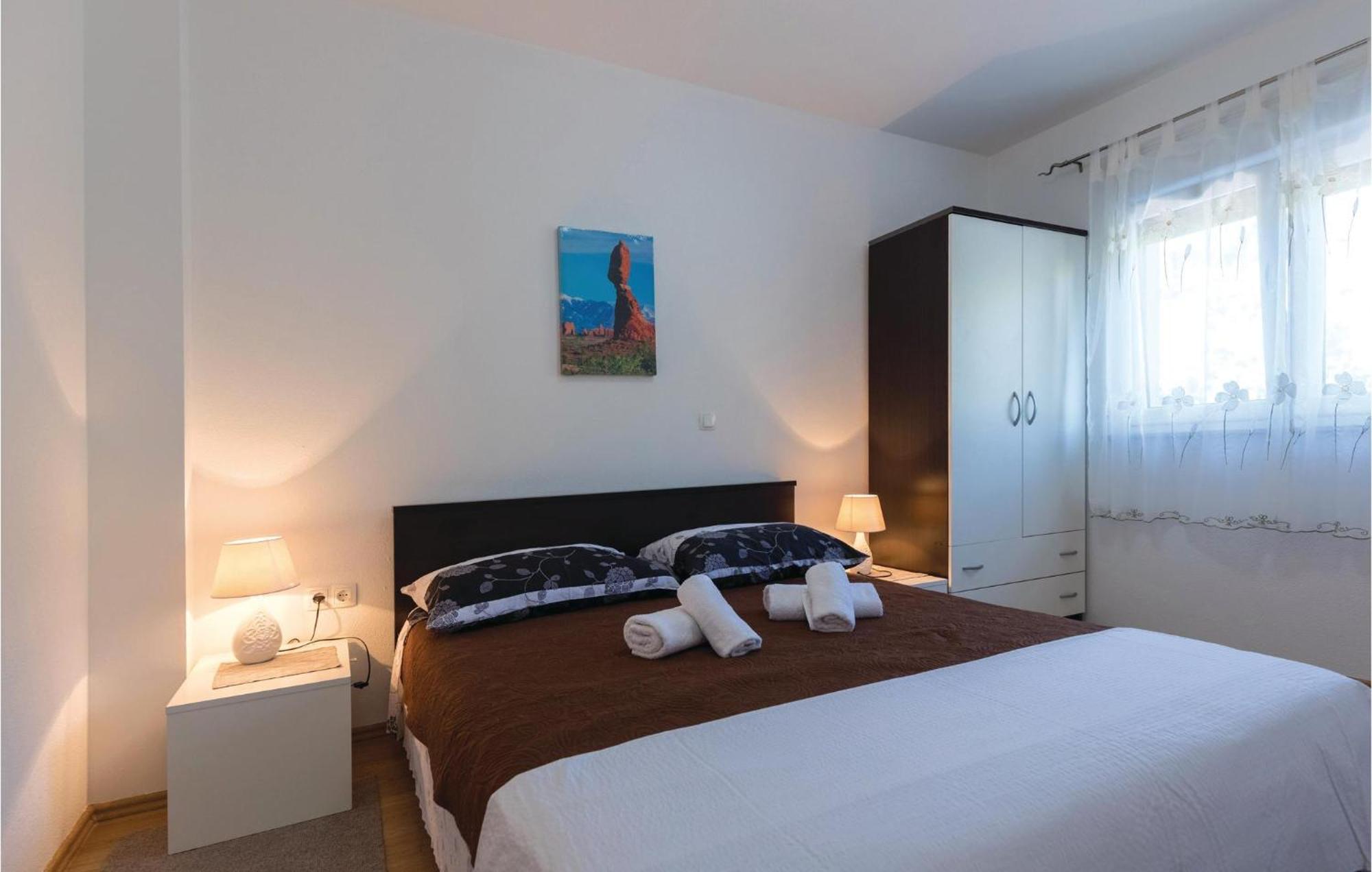 1 Bedroom Cozy Apartment In كليك المظهر الخارجي الصورة