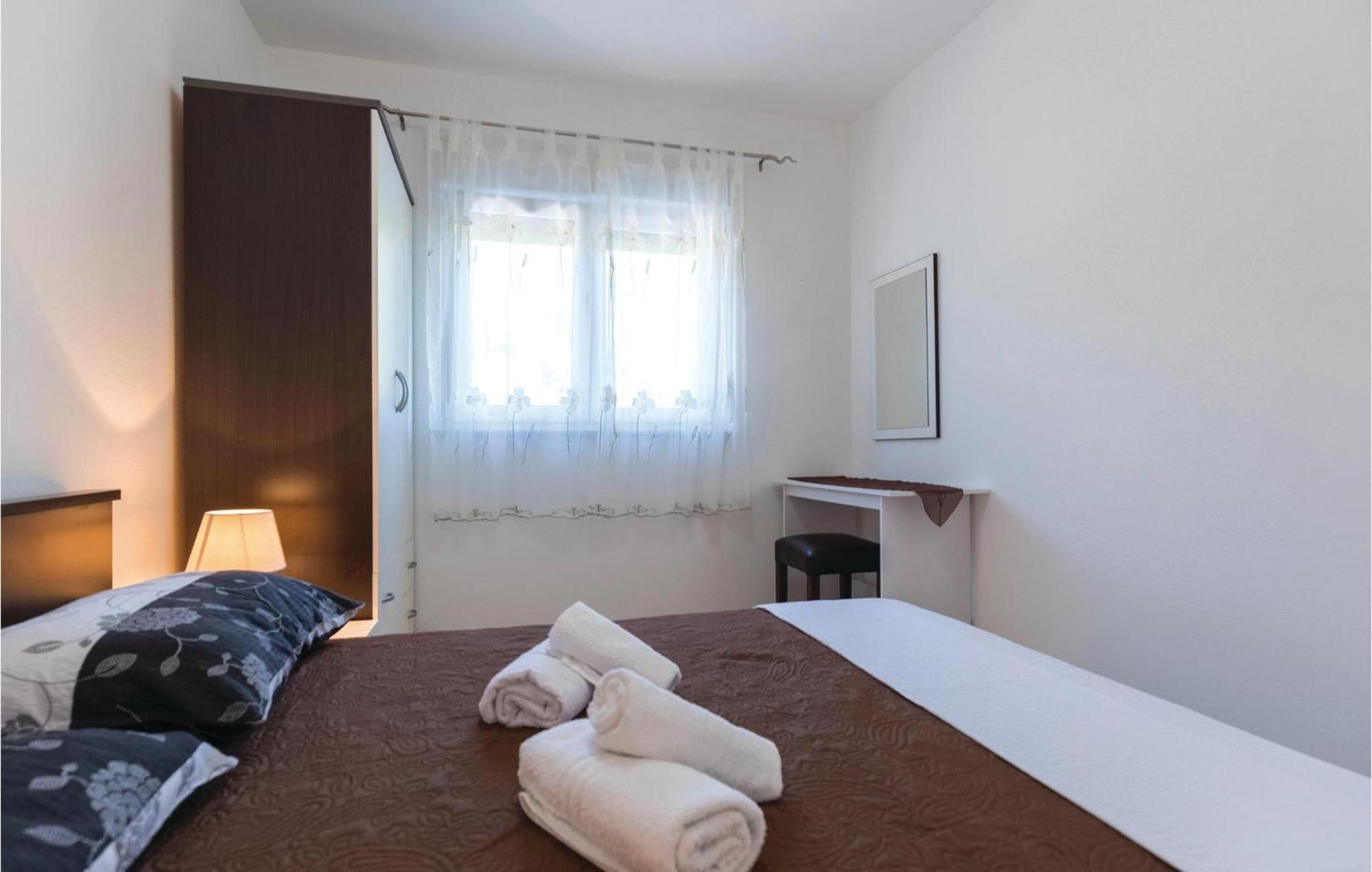 1 Bedroom Cozy Apartment In كليك المظهر الخارجي الصورة